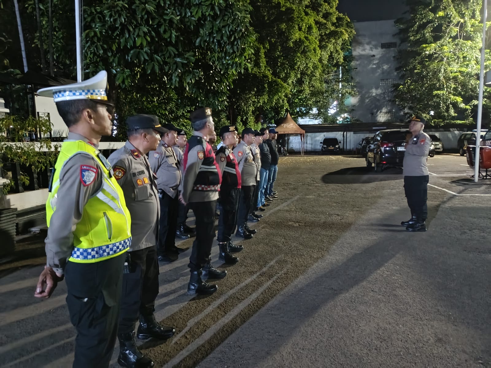 Kapolsek Bekasi Barat Pimpin Patroli Berikan Rasa Aman Masyarakat