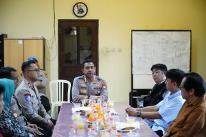 Kapolres Jakbar Sapa Warga Jelambar, Perkuat Sinergi Jaga Kamtibmas ‎