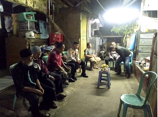 Jaga Jakarta On The Spot, Kapolsek Bekasi Barat Sambangi Warga Bintara dan Ajak Aktifkan Siskamling