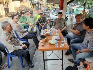 Jaga Jakarta+ Jayakarta On The Spot, Polres Jakbar dan Warga Angke Perkuat Sinergi Jaga Kamtibmas