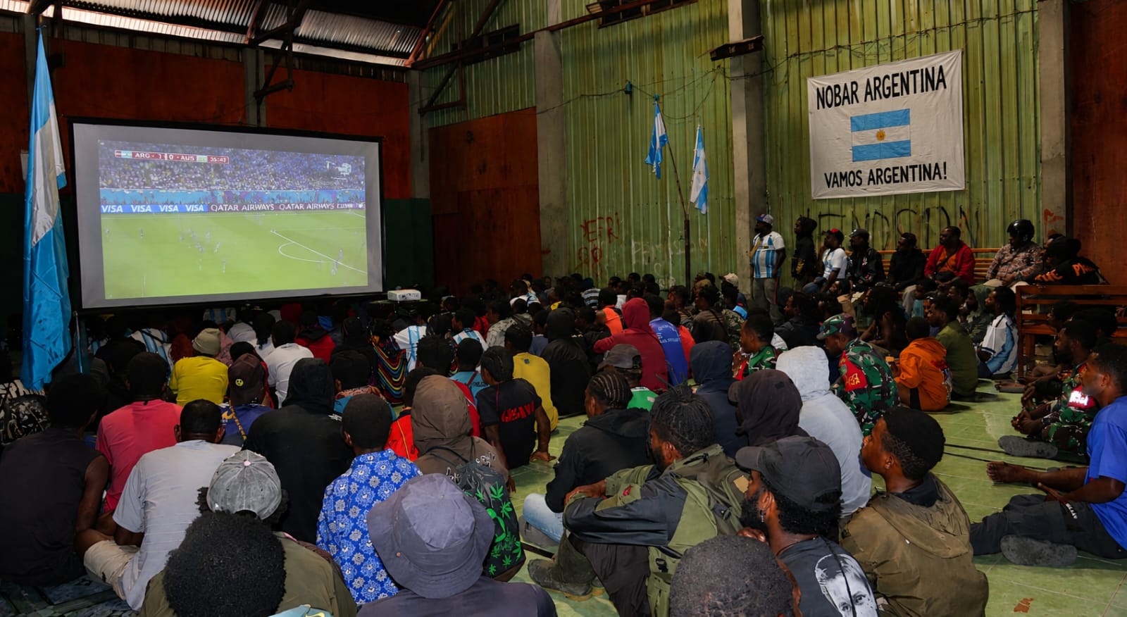 Kodim 1714/Puncak Jaya Gelar Nobar Piala Dunia 2026, Pererat Keakraban Bersama Masyarakat