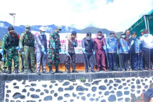 Kodim 1714/Puncak Jaya Bersinergi dengan Polri dan Pemda Musnahkan Miras Ilegal Demi Menjaga Kamtibmas