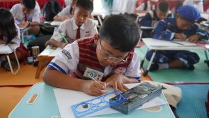 Semarak Hari Anak Nasional, Puluhan Siswa SD di Toba Tuangkan Imajinasi Lewat Lomba Melukis