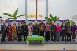 Bupati Toba Ajak Gereja Edukasi Masyarakat di HUT ke-34 GMI Manna Balige