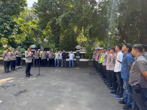 Silaturahmi Waka Polres Metro Bekasi Kota di Polsek Bekasi Barat Tekankan Disiplin dan Tanggung Jawab Anggota