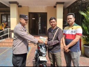 Polsek Tambora Kembalikan Motor Hilang, Warga Penjaringan Ucapkan Terima Kasih Penuh Haru