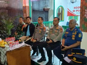 Kapolsek Metro Tambora & Camat Tambora Ngopi Bareng Kamtibmas Bersama Warga Kelurahan Roa Malaka