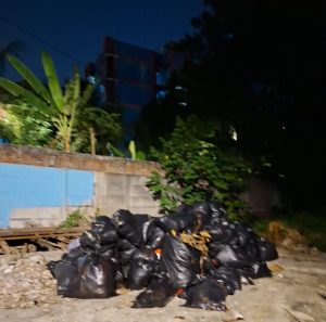 Penumpukan Sampah Hampir Sebulan di Kelurahan Cengkareng Barat Dikeluhkan Warga, Koordinasi Pengurus Lingkungan Dipertanyakan ‎