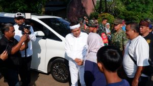 Kehadiran Kang Dedi Mulyadi di Penutupan TMMD Ke-128 Kodim 0507/Bekasi Disambut Antusias Ratusan Warga Jatirangga dan Jatiraden