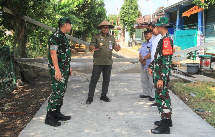Tawa Bahagia Warga Pecah di Lokasi Sumur Bor TMMD di Dusun Gadungsari