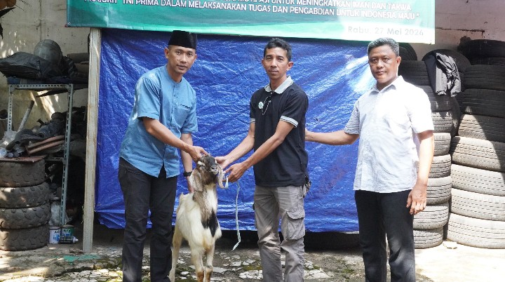 Kodim 0502/JU Salurkan dan Potong Hewan Kurban untuk Warga Jakarta Utara