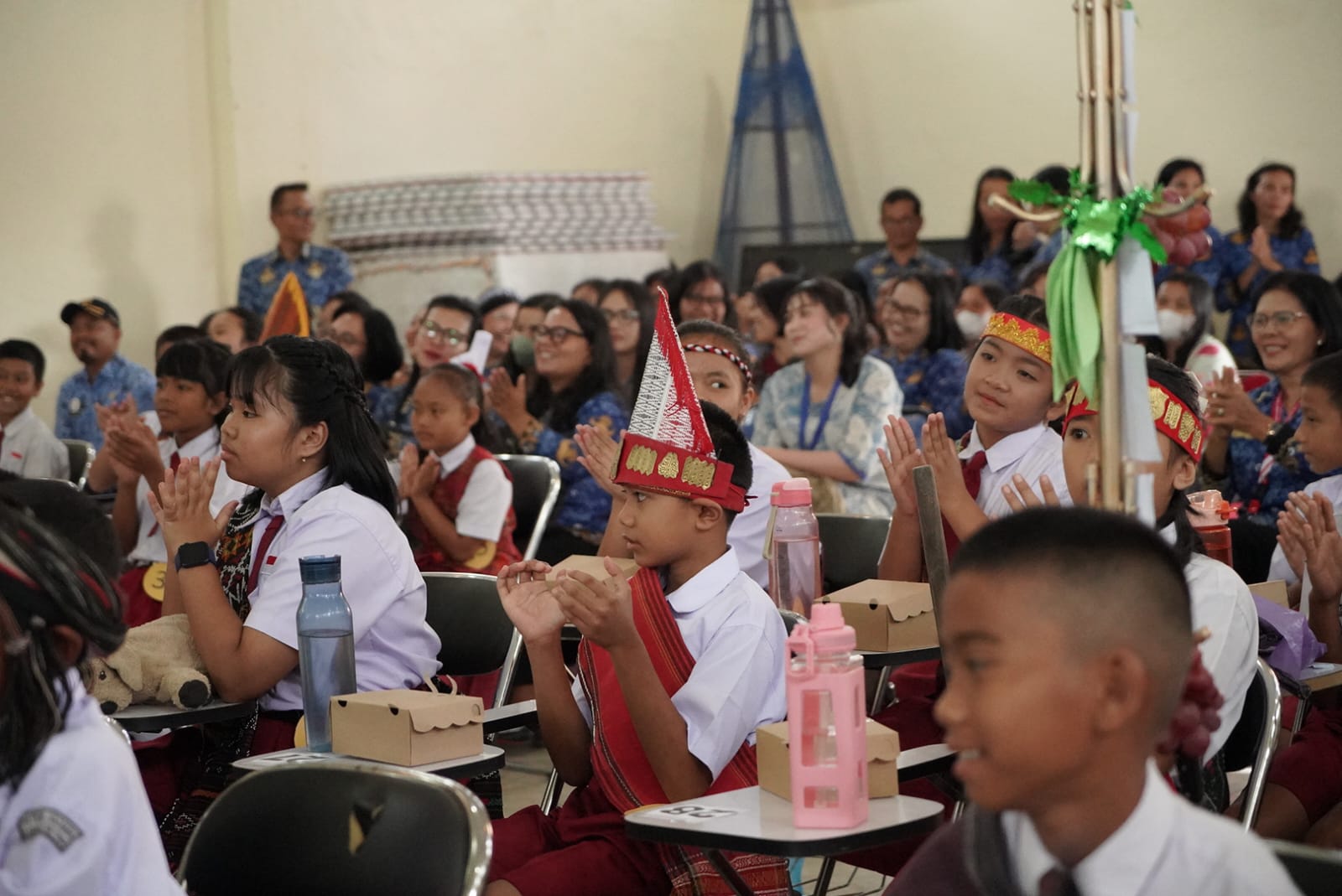 Puluhan Pelajar Toba Adu Bakat Bertutur, Cerita Rakyat Sumut Bergema di Soposurung
