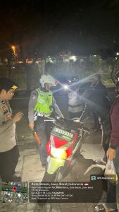 Cegah Tawuran, Polsek Bekasi Barat Gelar Razia Stasioner dan Patroli Mobile
