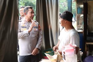 Kapolres Jakbar Sambangi Warga Angke Lewat Program Jaga Jakarta+ On The Spot