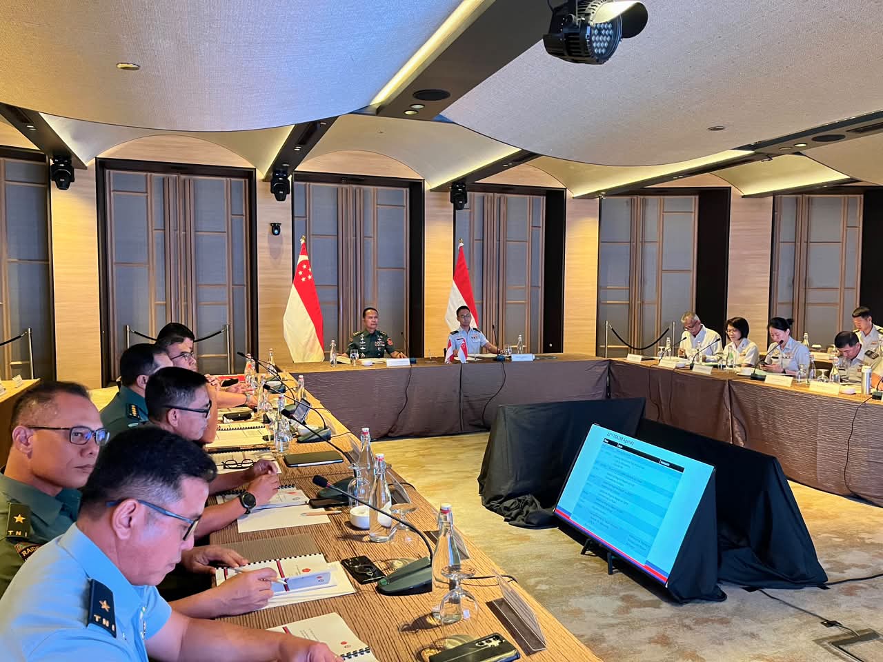 Kasum TNI Pimpin Delegasi Indonesia Pada Sidang Ke-22 TNI-SAF Annual Staff Meeting (TSASM) 2026 di Singapura   