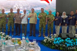 Wapang TNI Bersama Menhan RI Tinjau Lokasi Industri Strategis dan Yonif TP 938/Pancasona di Jawa Barat   
