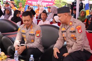 Berbagi Kebahagiaan Bersama Anak Yatim, HUT Bhayangkara ke-80 di Polsek Bekasi Barat Dihadiri Direktur Siber Polda Metro Jaya