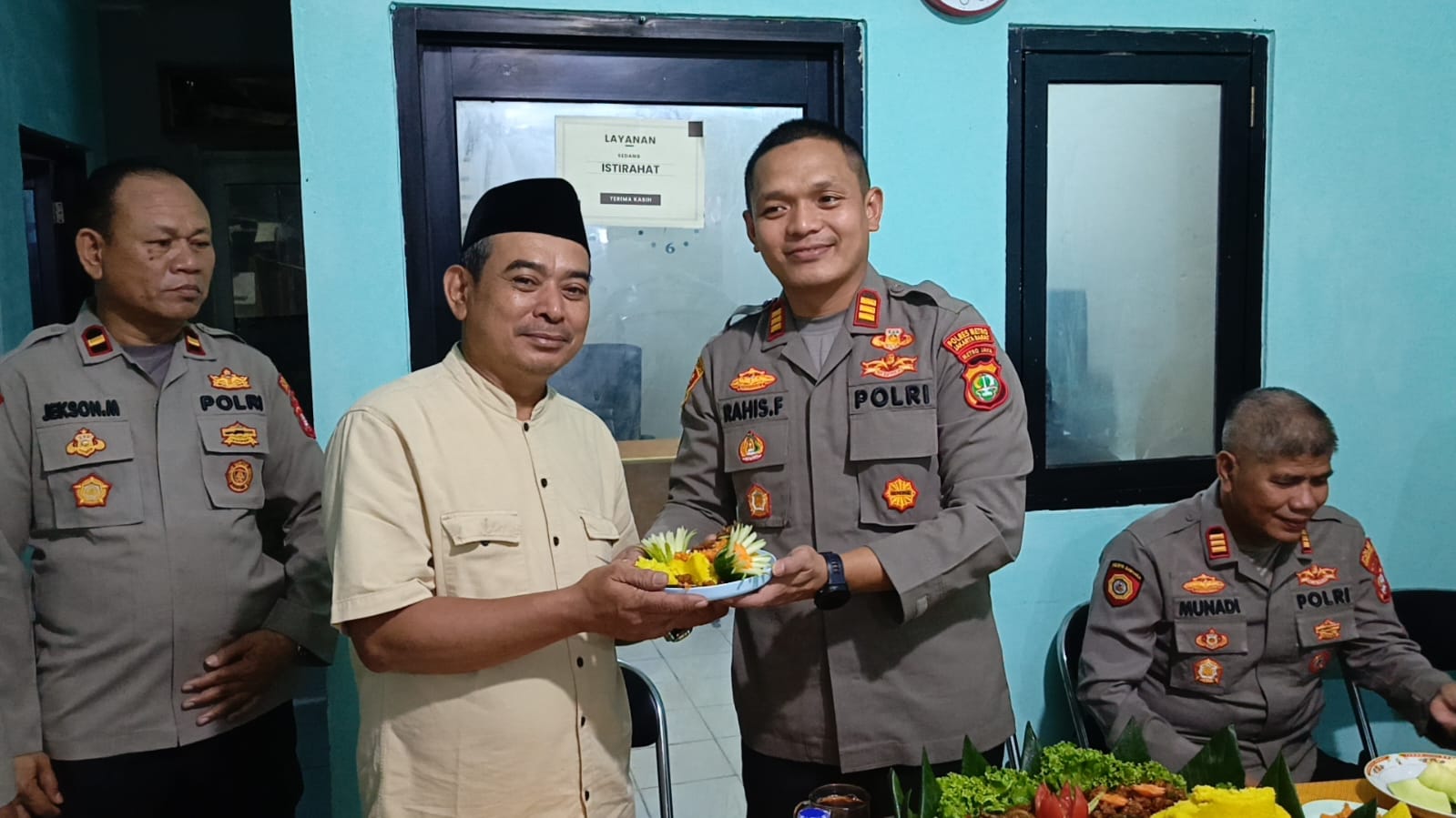 Bentuk Cinta Masyarakat kepada Polri, Warga RW 06 Duri Kosambi Gelar Tasyakuran Hari Bhayangkara