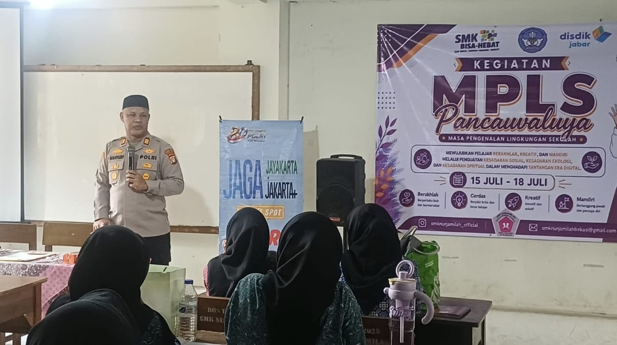 Jaga Jakarta On The Spot, Kapolsek Bekasi Barat Bekali Siswa Baru SMK Nurjamilah tentang Disiplin dan Meraih Cita-cita