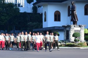 Panglima TNI dan Kasad Perkuat Soliditas Melalui Olahraga Bersama Prajurit      