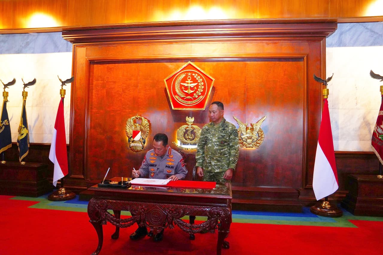 Panglima TNI Terima Kunjungan Silaturahmi Kapolri, Pererat Solidaritas TNI-Polri      